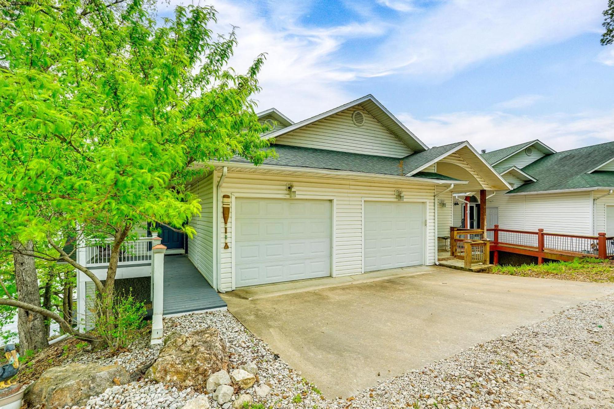 Townhouse With Shared Dock On Lake Of The Ozarks! Exteriör bild